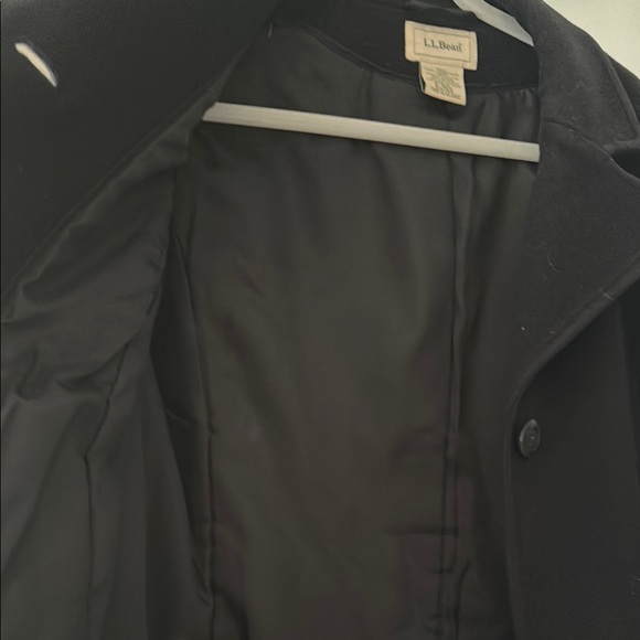 Woman’s navy overcoat - Picture 5 of 9